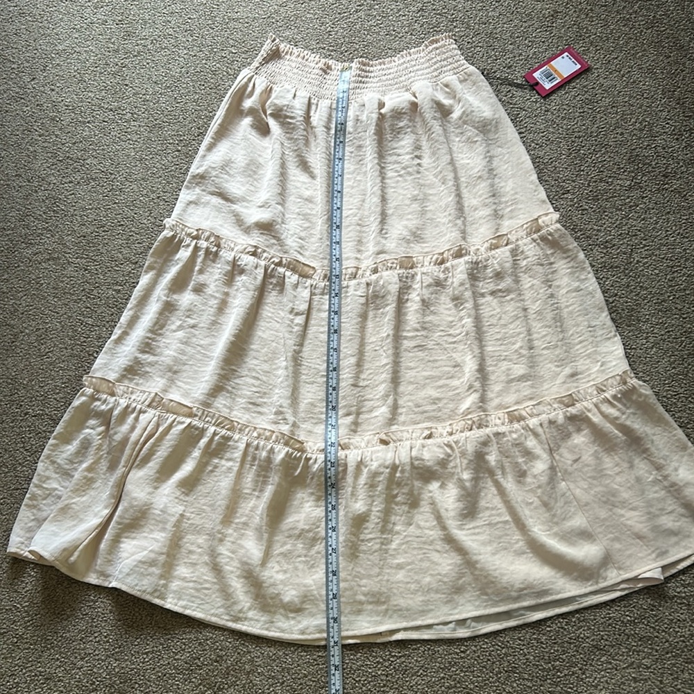 NWT Vince Camuto Smocked Waist Tiered Fully Lined Maxi Skirt - Picture 8 of 8